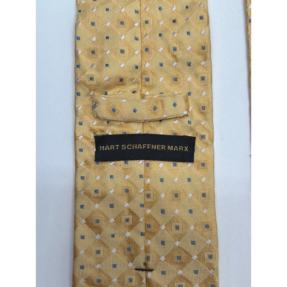 Hart Schaffner Marx Mens Gold Silk Geometric Diamond Pattern Necktie USA Made